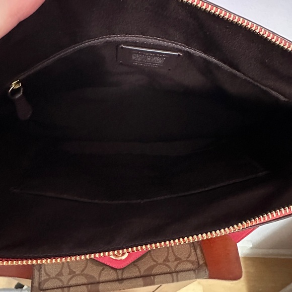 Coach tote with large envelope wallet. Pink and Signature print. - Picture 2 of 5